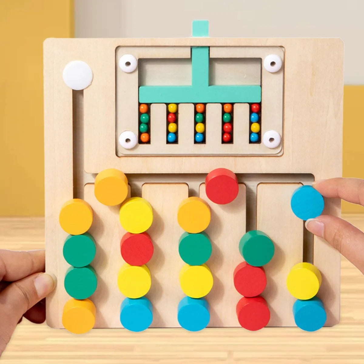 Brinquedo Educativo Montessori em Madeira – Jogo de Estratégia com Cores e Bolas Rolantes